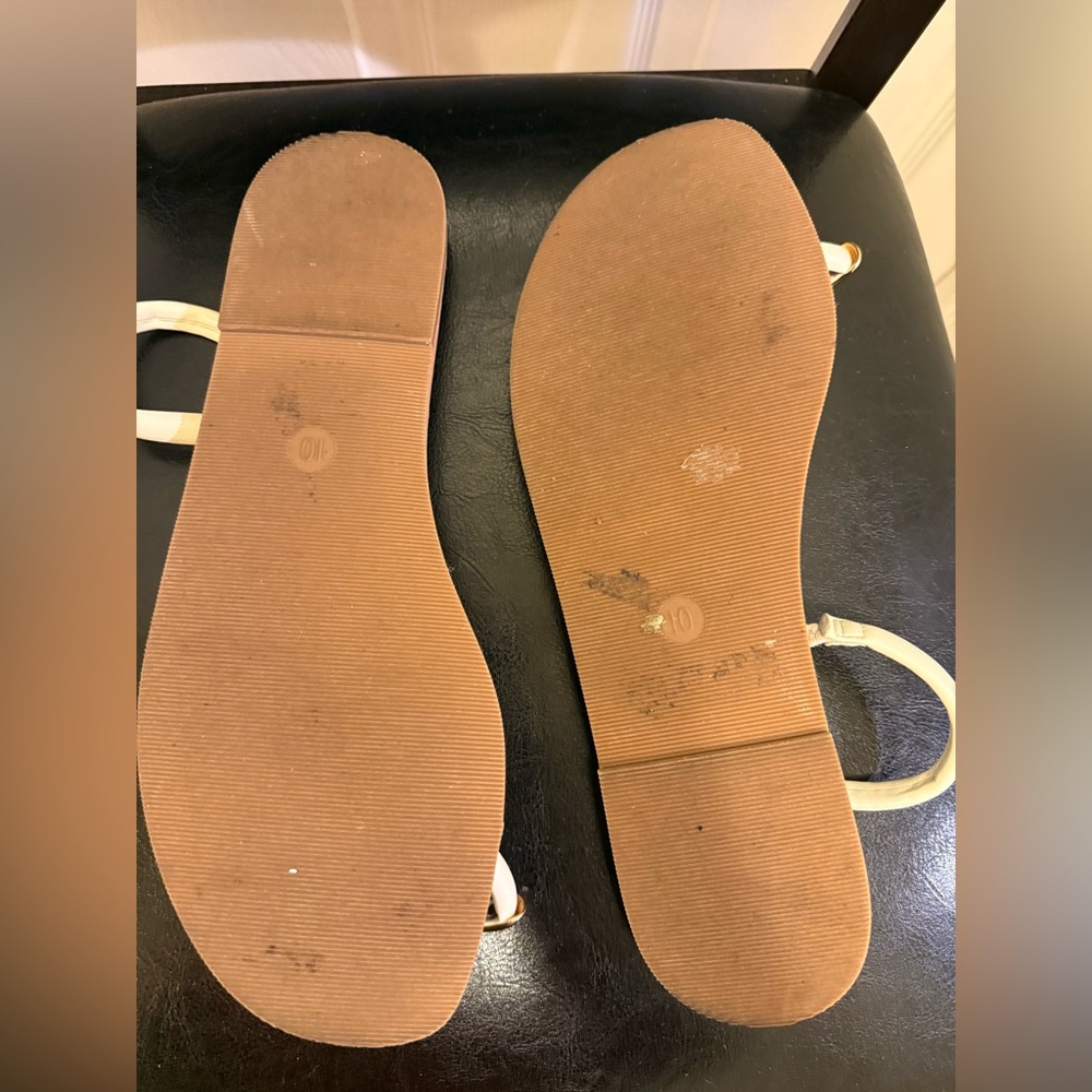 Universal Thread Thong Sandals - Picture 8 of 10